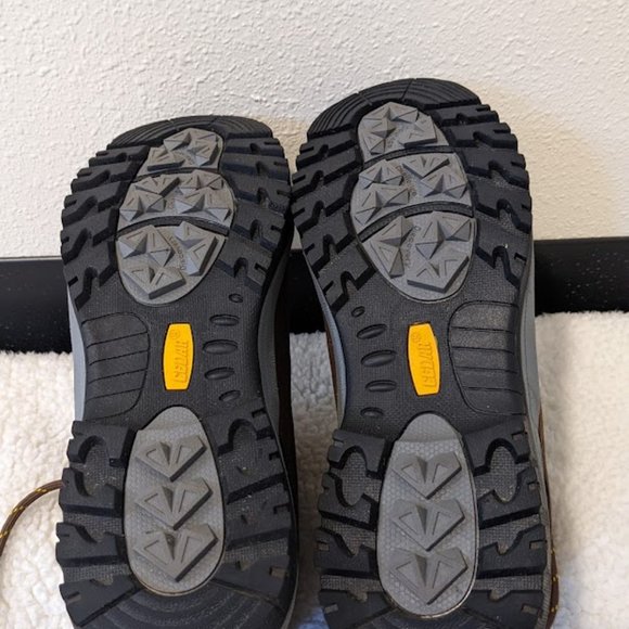 CEDAR Waterproof, Shockproof  boots for Hiking, Trekking - Picture 3 of 14